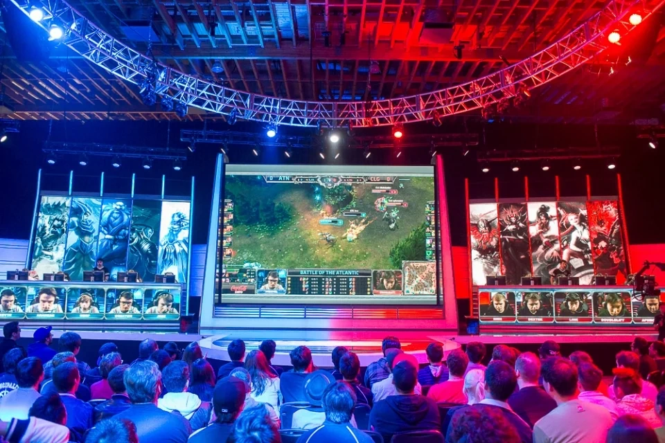 How Analyzing Professional Performance Can Improve Your Own Gameplay